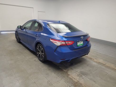 Used 2019 Toyota Camry SE image 5