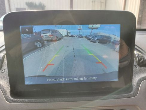 Used 2021 Ford Transit Connect XLT image 2