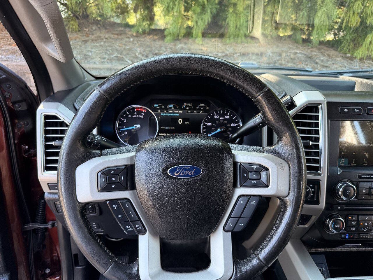 Used 2017 Ford F250 Lariat w/ Lariat Ultimate Package AWD/4WD image 18