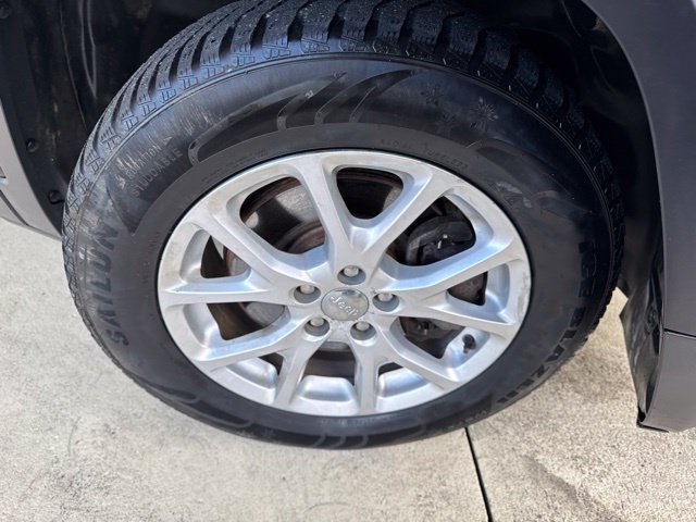 Used 2014 Jeep Cherokee Latitude AWD/4WD image 35