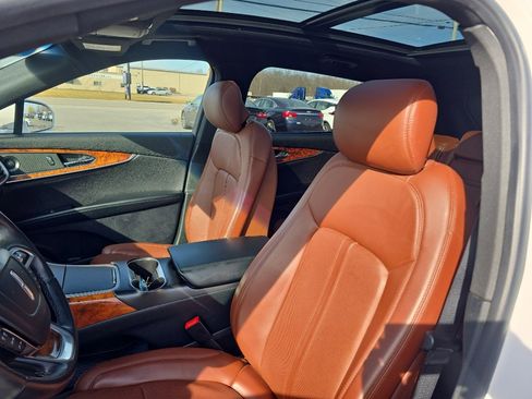 Used 2019 Lincoln Nautilus Reserve image 11