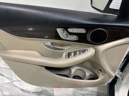 Used 2019 Mercedes-Benz GLC 300 image 12