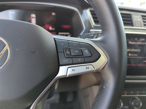 Used 2024 Volkswagen Tiguan Wolfsburg Edition image 38