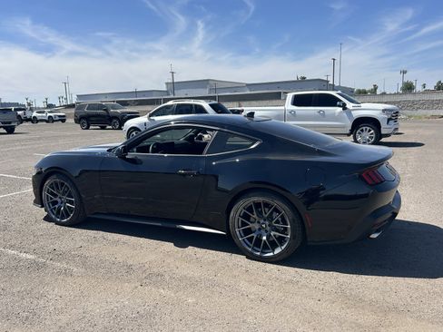 Used 2024 Ford Mustang Coupe RWD image 3