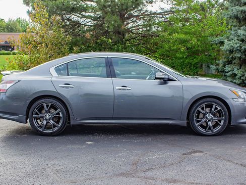 Used 2014 Nissan Maxima 3.5 SV w/ Sport Package FWD image 9