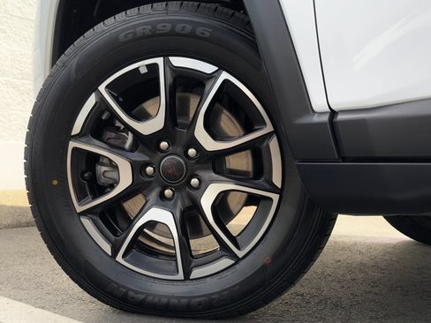 Used 2025 Jeep Compass Trailhawk AWD/4WD image 27
