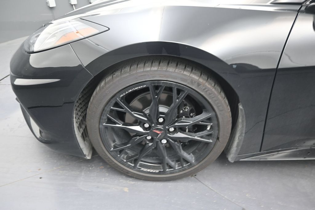 Used 2025 Chevrolet Corvette Stingray Preferred Cpe w/ Stealth Interior Trim Package RWD image 9