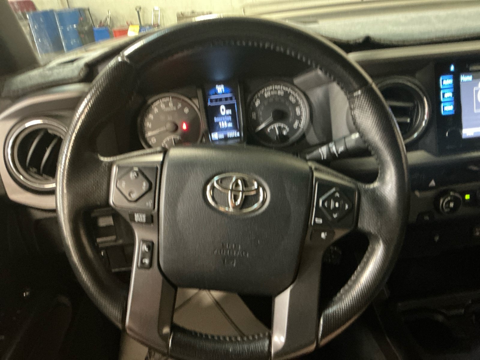 Used 2016 Toyota Tacoma TRD Sport w/ Towing Package RWD image 9