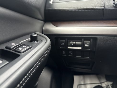 Used 2018 Subaru Outback 3.6R Limited image 21