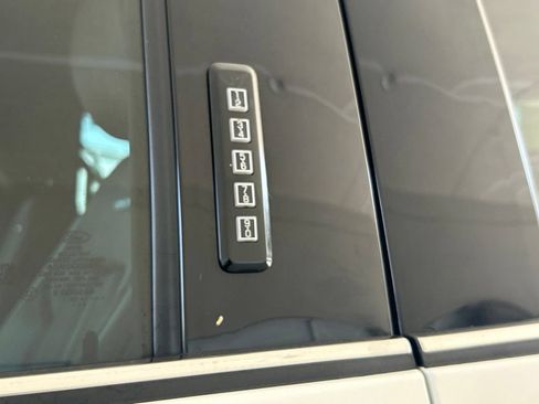 Used 2022 Ford F350 Platinum w/ FX4 Off-Road Package AWD/4WD image 18