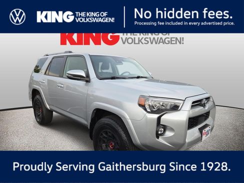 Used 2023 Toyota 4Runner SR5 Premium w/ Moonroof Package AWD/4WD image 1