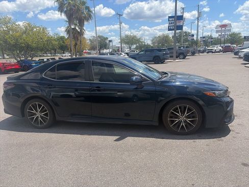Used 2021 Toyota Camry SE image 5