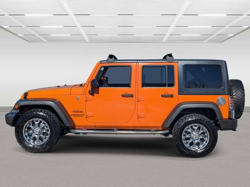 Used 2013 Jeep Wrangler Unlimited Sport image 2