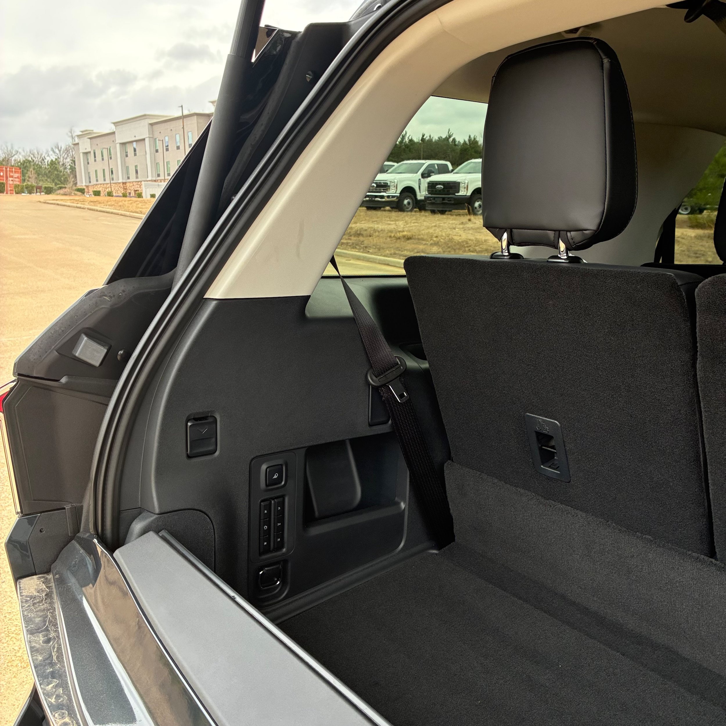 New 2025 Lincoln Navigator Reserve AWD/4WD image 9