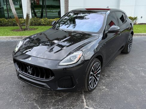 Used 2025 Maserati Grecale Modena AWD/4WD image 8