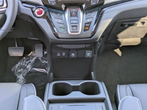 New 2026 Honda Odyssey Touring image 19