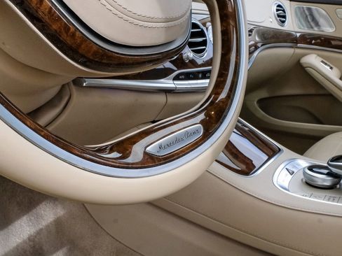 Used 2015 Mercedes-Benz S 550 Sedan w/ Sport Package w/ Sport Package image 23