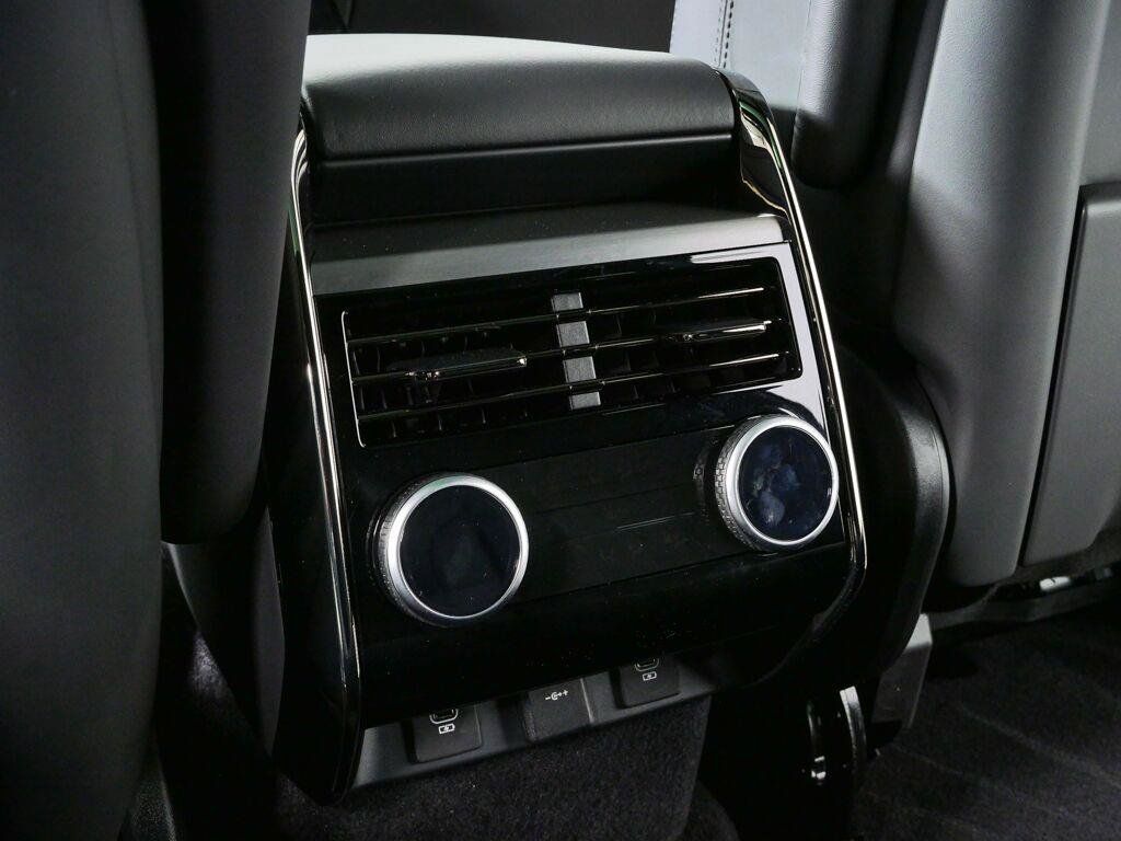 Used 2025 Land Rover Range Rover Sport Dynamic SE AWD/4WD image 22