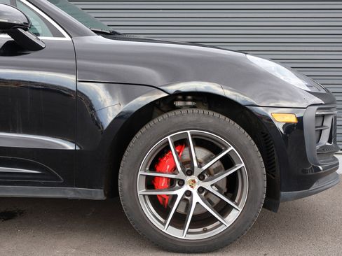 Certified 2023 Porsche Macan S image 12