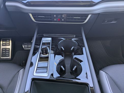 New 2026 Volkswagen Atlas Peak Edition AWD/4WD image 21