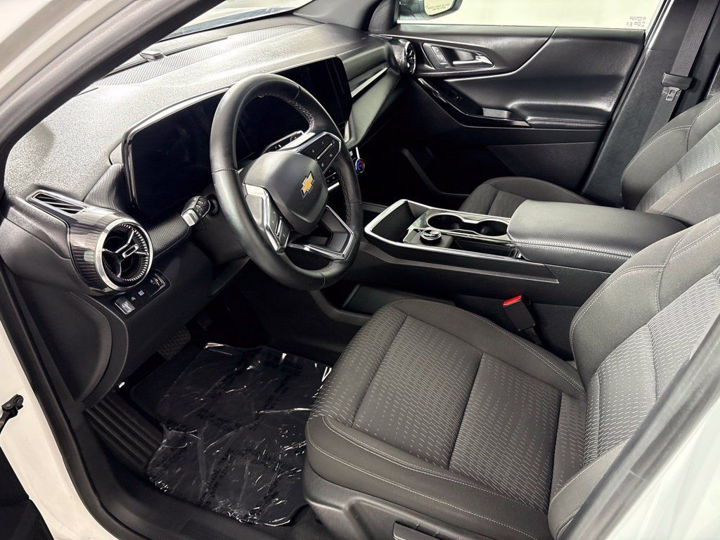 Certified 2026 Chevrolet Equinox LT FWD image 29