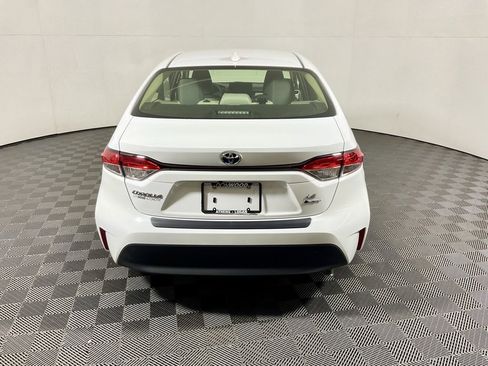 Used 2025 Toyota Corolla LE image 12