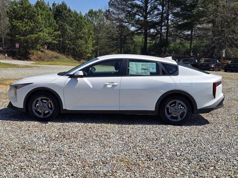 New 2026 Kia K4 LXS image 14