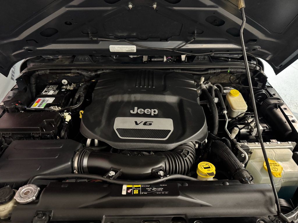 Used 2017 Jeep Wrangler Unlimited Sport AWD/4WD image 6