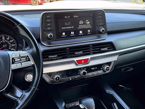 Used 2021 Kia Telluride LX image 6