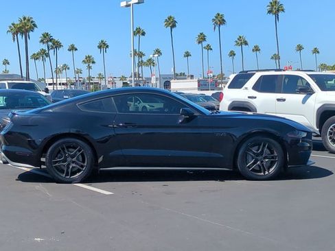 Used 2019 Ford Mustang GT Premium RWD image 4