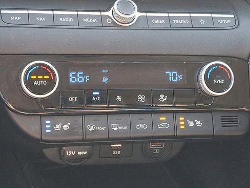 Used 2023 Hyundai Elantra Limited w/ Preferred Accessory Package image 17