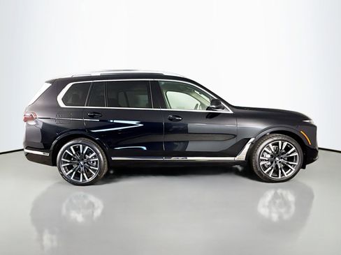 New 2026 BMW X7 xDrive40i w/ Premium Package image 8