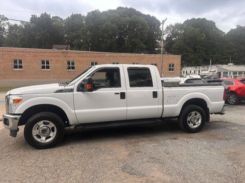 Used 2016 Ford F250 XLT w/ XLT Value Package image 4