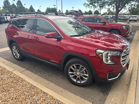 Used 2024 GMC Terrain SLT w/ Infotainment Package II AWD/4WD image 2