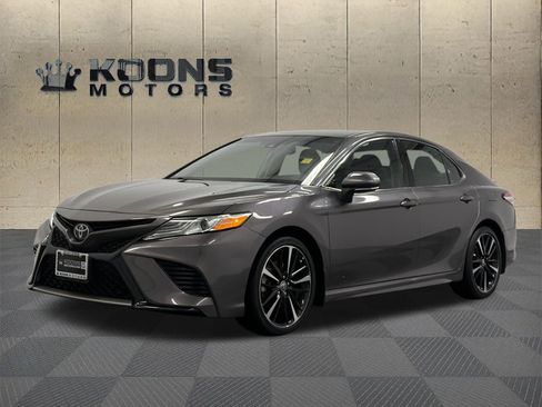 Used 2020 Toyota Camry XSE image 1
