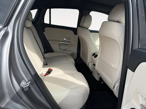 Used 2025 Mercedes-Benz GLA 250 4MATIC image 18