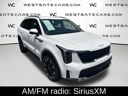 Used 2024 Kia Sorento EX FWD image 4