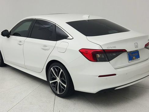 Used 2023 Honda Civic Touring image 5