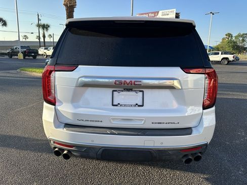 Used 2021 GMC Yukon Denali w/ Denali Premium Package image 5