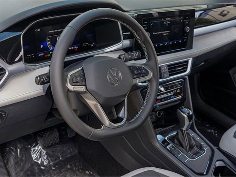 New 2025 Volkswagen Taos SE image 9
