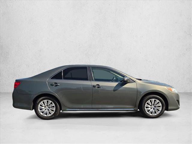Used 2014 Toyota Camry LE FWD image 4