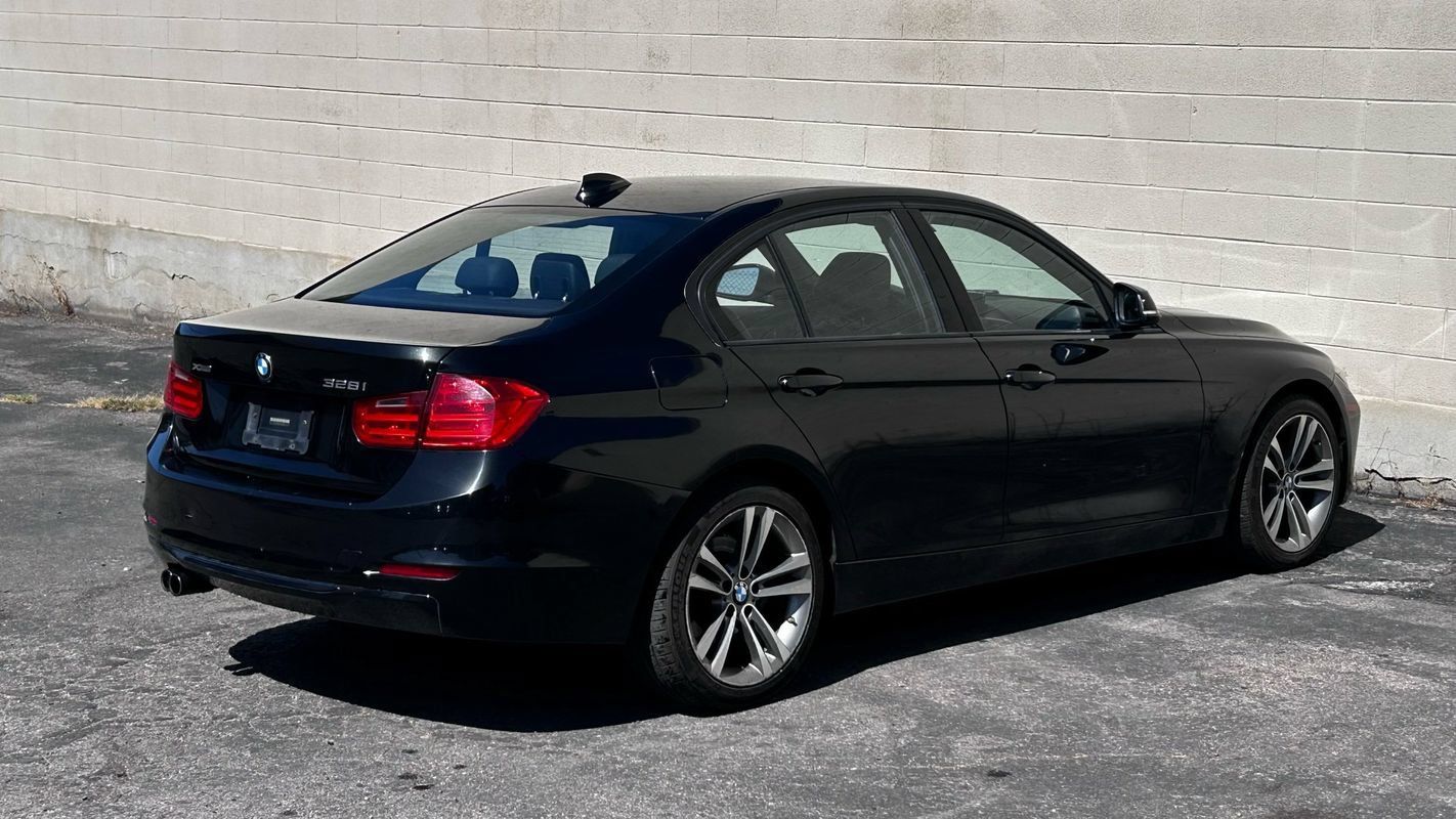 Used 2013 BMW 328i xDrive Sedan w/ Premium Pkg AWD/4WD image 5
