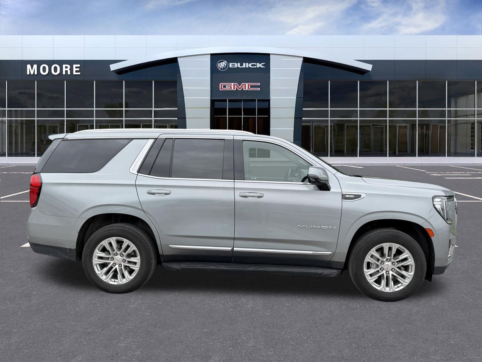 Used 2023 GMC Yukon SLT w/ SLT Premium Package AWD/4WD image 2