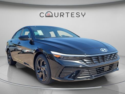 New 2026 Hyundai Elantra SEL Sport Premium FWD image 7