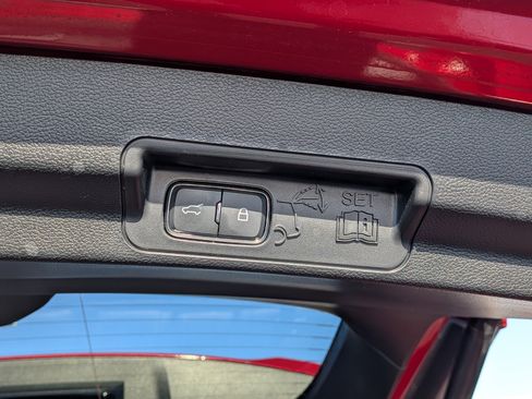 Used 2024 Ford Explorer XLT w/ Equipment Group 202A image 22