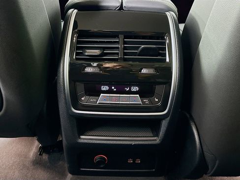 Certified 2022 BMW X7 xDrive40i w/ Premium Package image 26