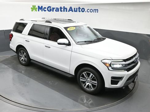 Used 2024 Ford Expedition Limited AWD/4WD image 3