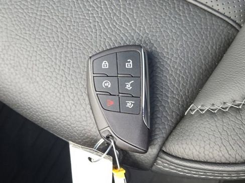 Used 2023 GMC Yukon Denali w/ LPO, Floor Liner Package AWD/4WD image 40