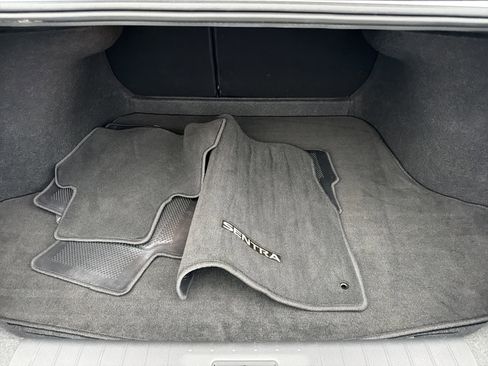 Used 2024 Nissan Sentra SV w/ SV Premium Package image 18