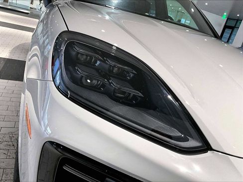 Used 2026 Porsche Cayenne S image 15